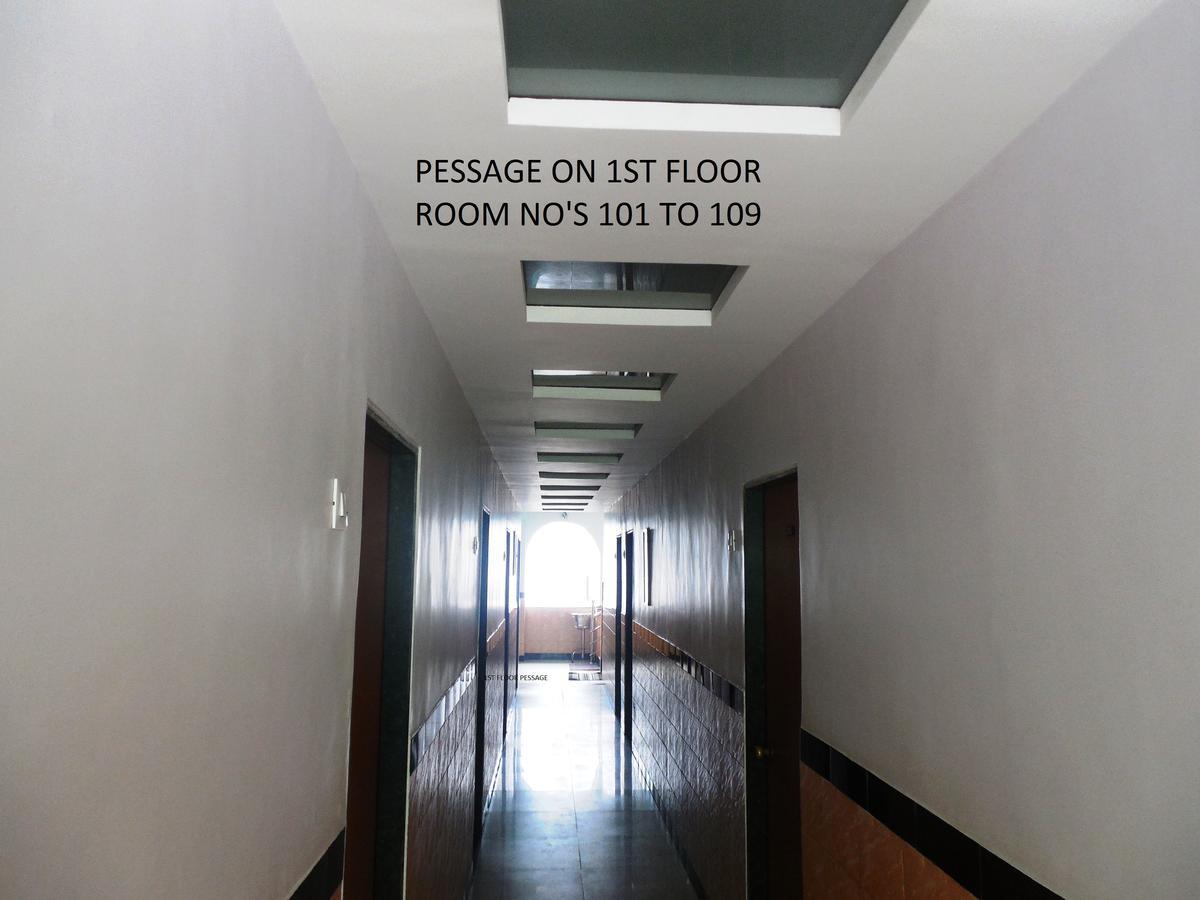 Hotel Silver Springs Amhedabad Dış mekan fotoğraf
