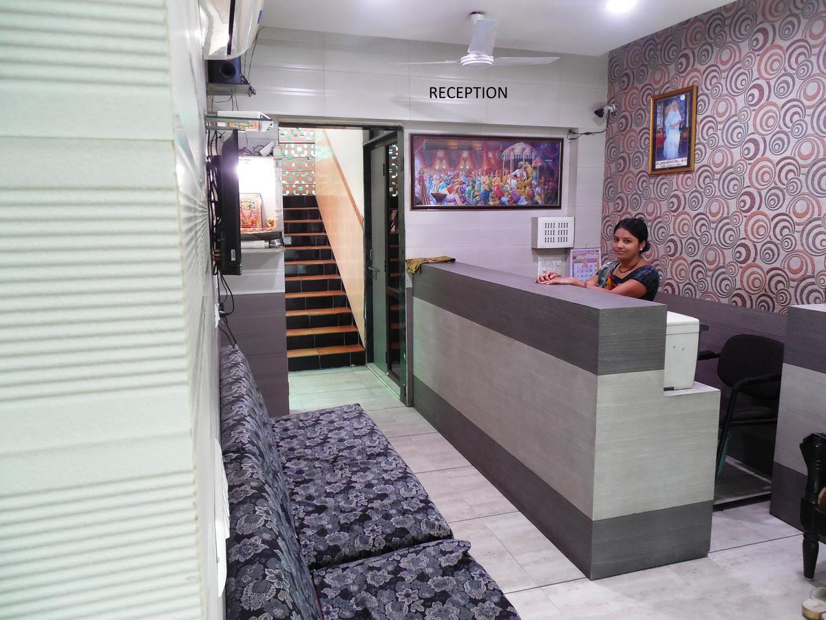 Hotel Silver Springs Amhedabad Dış mekan fotoğraf