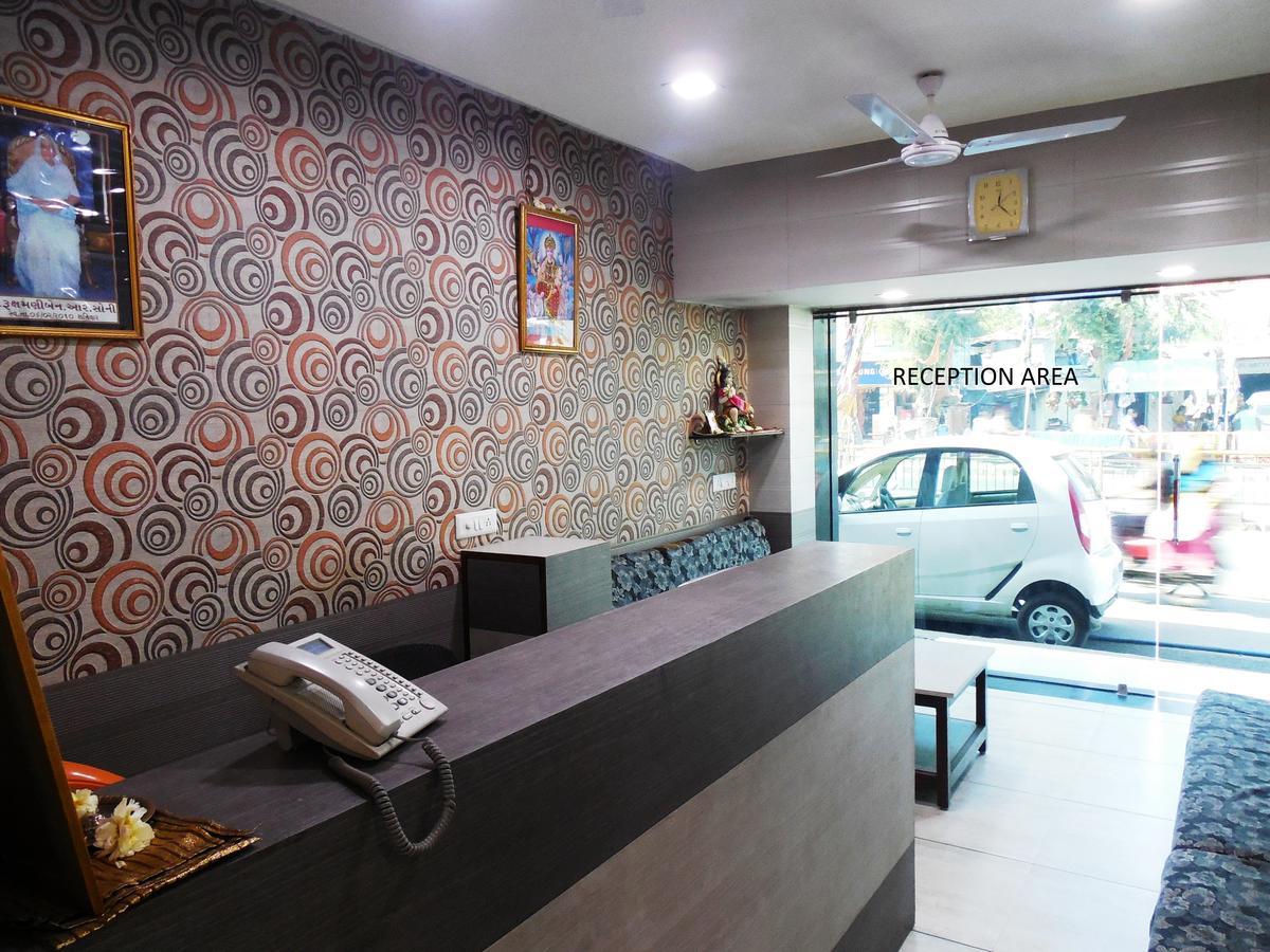 Hotel Silver Springs Amhedabad Dış mekan fotoğraf