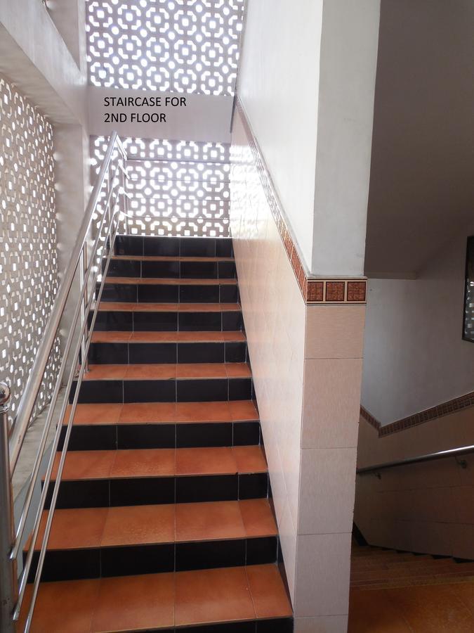 Hotel Silver Springs Amhedabad Dış mekan fotoğraf